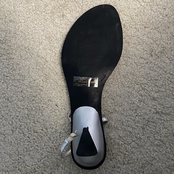 Slightly worn silver sandals with hanging diamonds - Picture 2 of 3